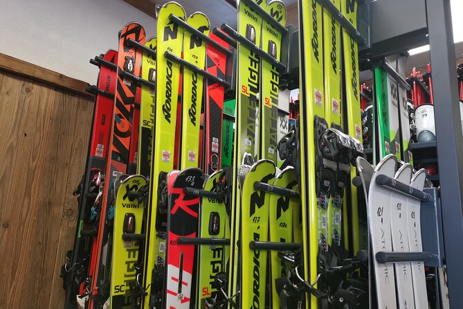 3 days Ski equipment rental in Borovets - A slope-side start in the center of Borovets