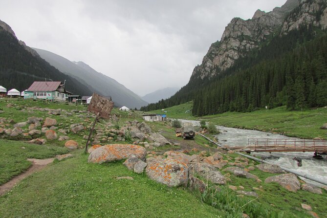 5 days sightseeing and skiing trip in Kyrgyzstan - Karakol, the Dungan Mosque, and a very different Kyrgyzstan