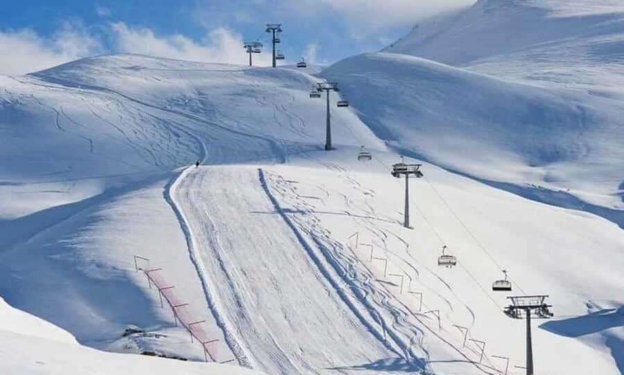 Batumi: Goderdzi Ski Resort Snow Tour & Adventure - The café stop adds a taste of Adjara