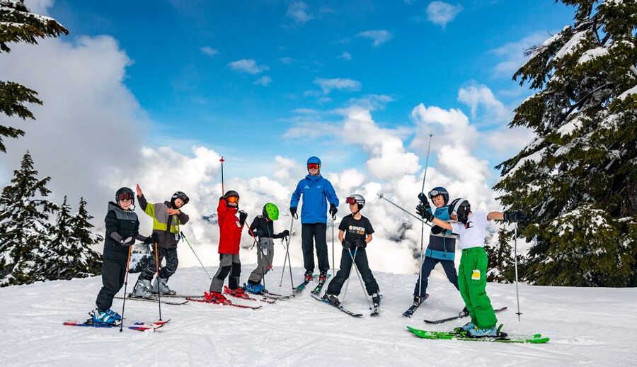 Cappadocia: Mount Erciyes Skiing and Snowboarding Tour - What the guides add to the experience