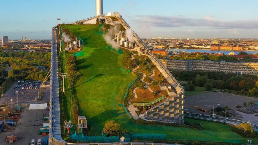 CopenHill Ski Pass Including Rental Gear - Skiing on Copenhagen’s 85-meter rooftop