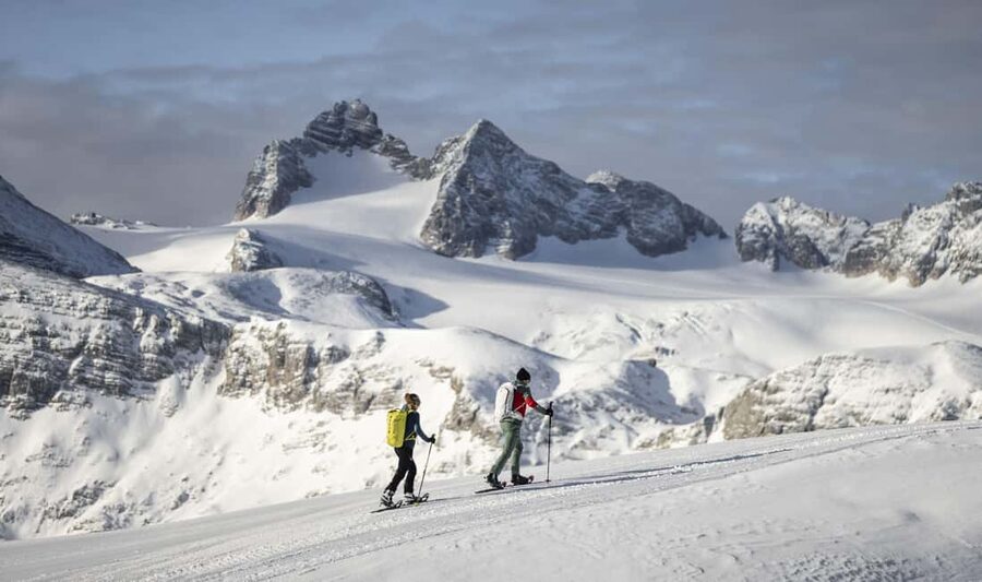 Dachstein Krippenstein: Yeti Snowshoe Ticket - Starting at Obertraun with the right gear