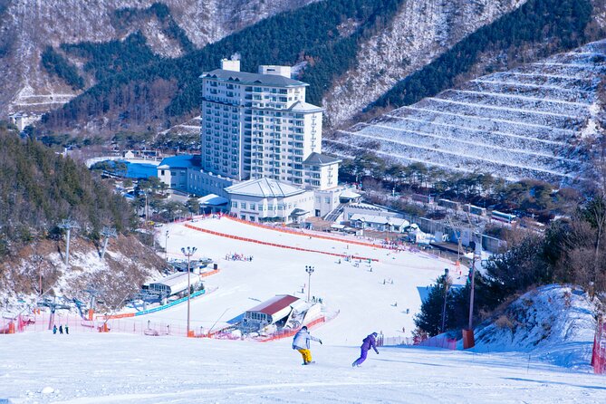 Elysian Gangchon Winter Ski + Eobi Ice Valley Day Tour fr Seoul - Elysian Gangchon: seven hours on the snow