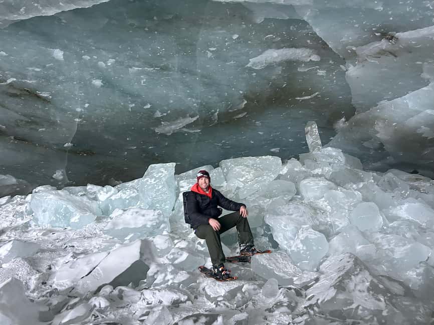 Fairbanks: Guided Snowshoe Hike to Castner Glacier Ice Cave - What the guide adds to the day