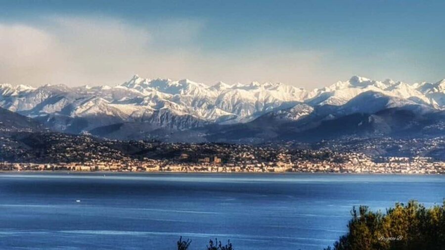 From Cannes or Nice: A Day Ski Trip in the Alps - From Cannes sunshine to Southern Alps snow