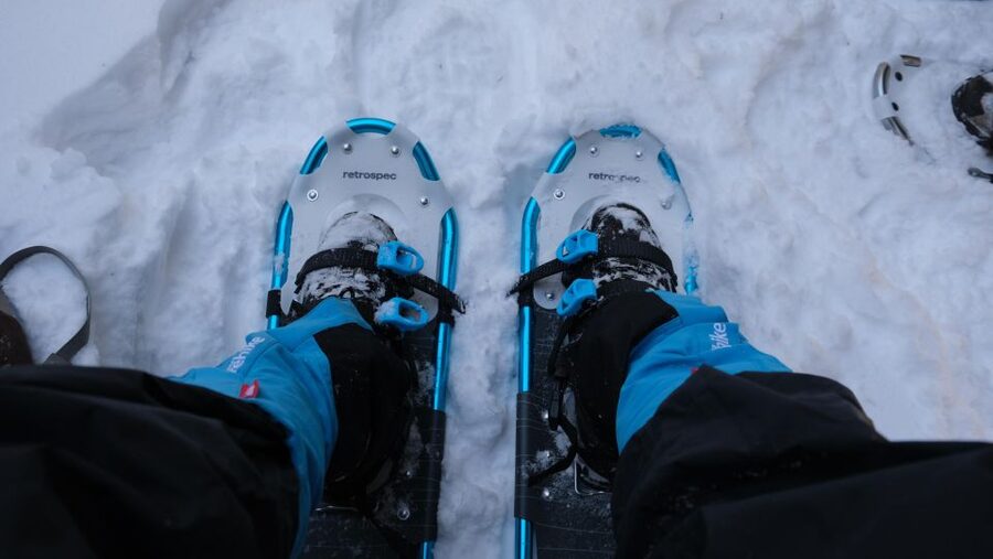 From Denver: Snowshoeing in Rocky Mountains - Choosing between an alpine lake and a historic ranch