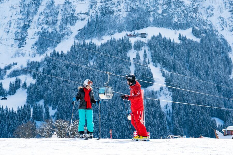 From Interlaken: 8-Hour Skiing in Grindelwald for Beginner's - Should you book the Grindelwald beginner lesson?