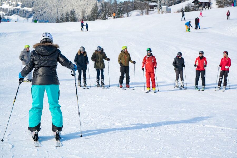 From Interlaken: 8-Hour Skiing in Grindelwald for Beginner's - What to pack and how to prepare