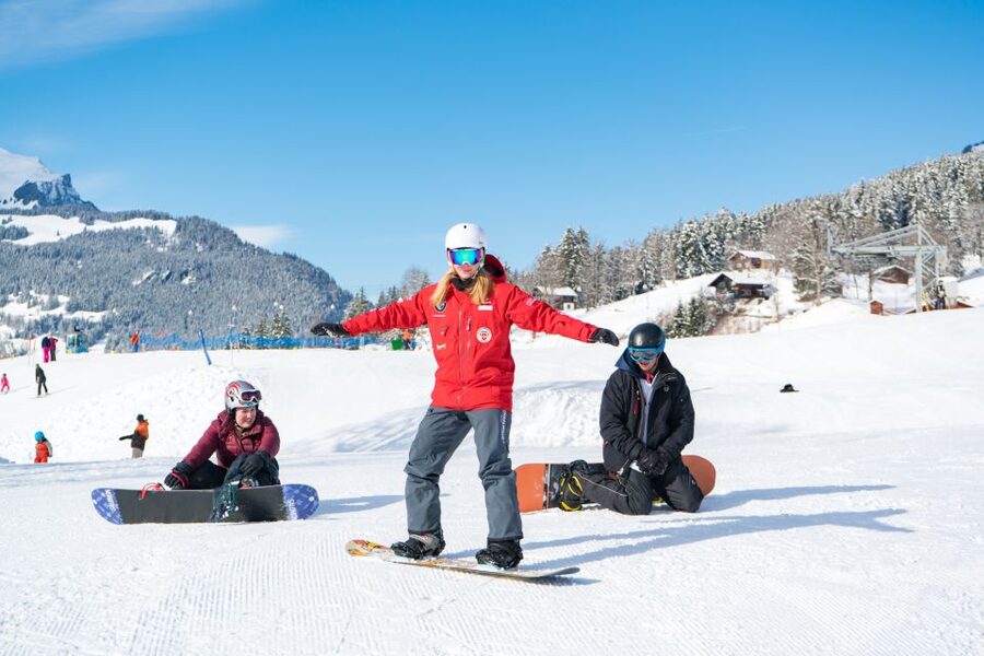 From Interlaken: Grindelwald Beginners Snowboarding Lesson - Key points to know before booking
