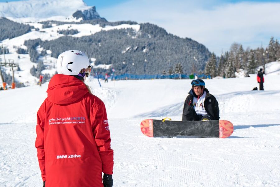 From Interlaken: Grindelwald Beginners Snowboarding Lesson - Who should book this lesson?