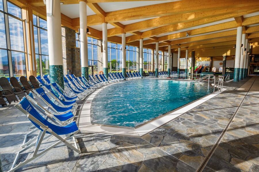 From Kraków: Tatra Mountans Ski Trip and Thermal Baths Visit - Ski equipment and instructor choices