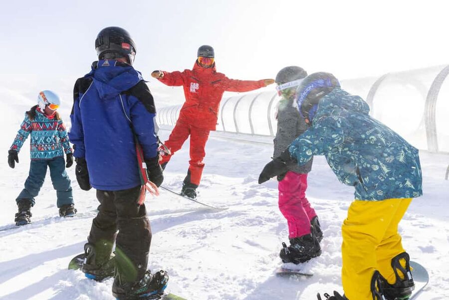 From Queenstown: Cardrona First Timer Ski or Snowboard - Why Cardrona works well for a first snow day