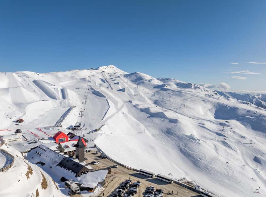 From Queenstown: Cardrona Ski/Snowboard Rentals & Transfer - Why Cardrona works well as a Queenstown ski day