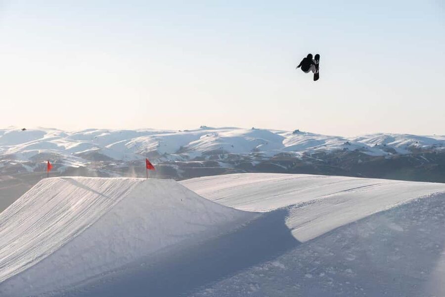From Queenstown: Cardrona Ski/Snowboard Rentals & Transfer - Getting started across Cardrona’s basins
