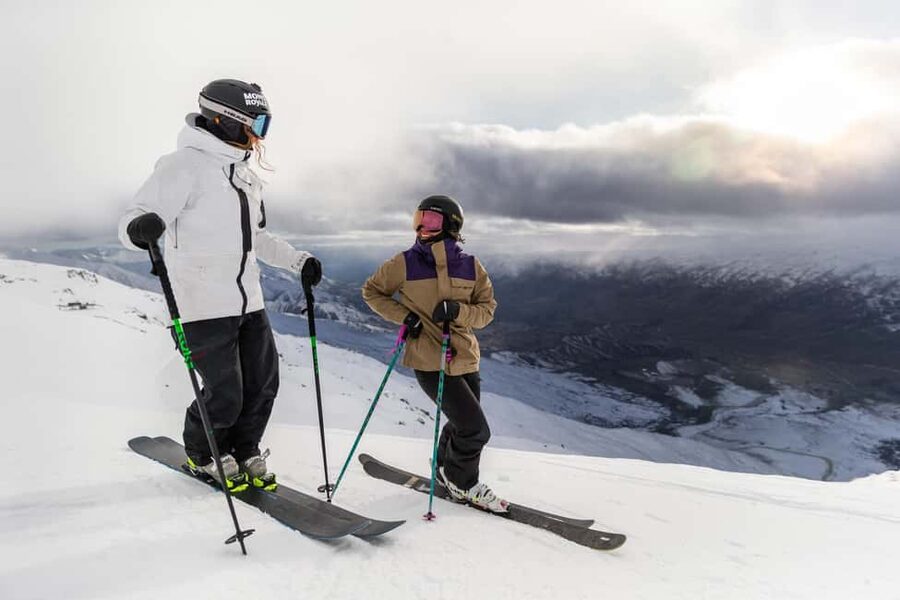 From Queenstown: Cardrona Ski/Snowboard Rentals & Transfer - The early Queenstown pickup and mountain road