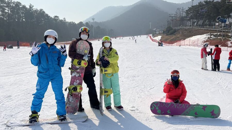 From Seoul: Yongpyong Ski Day Tour with Transportation - What the full package adds