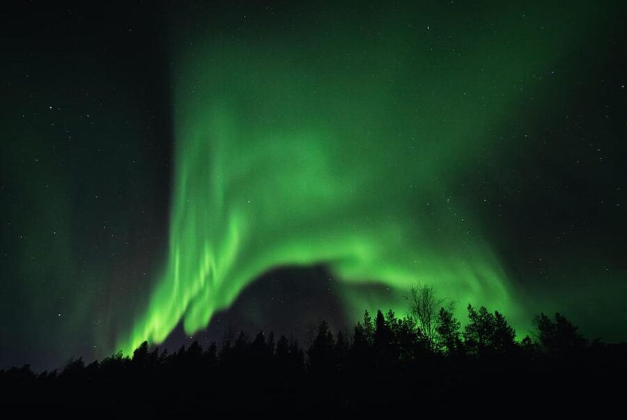 From Tromsø: Aurora Snowshoe Hike - Why this snowshoe tour feels different from a standard aurora chase