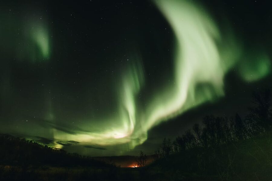 From Tromsø: Aurora Snowshoe Hike - Guides who add more than directions