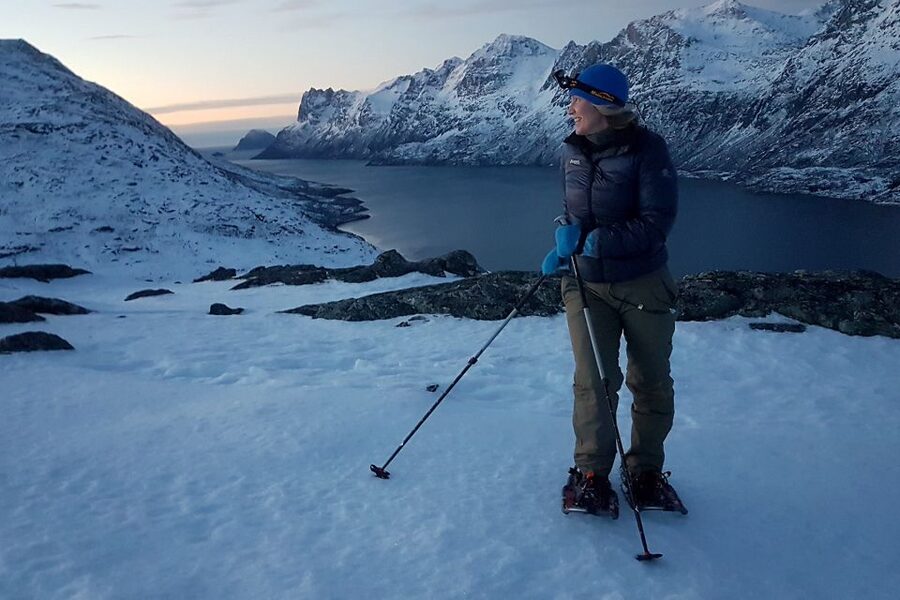 From Tromsø: Daytime Snowshoe Experience with stunning views - Stories, wildlife, and a guide who keeps the group together