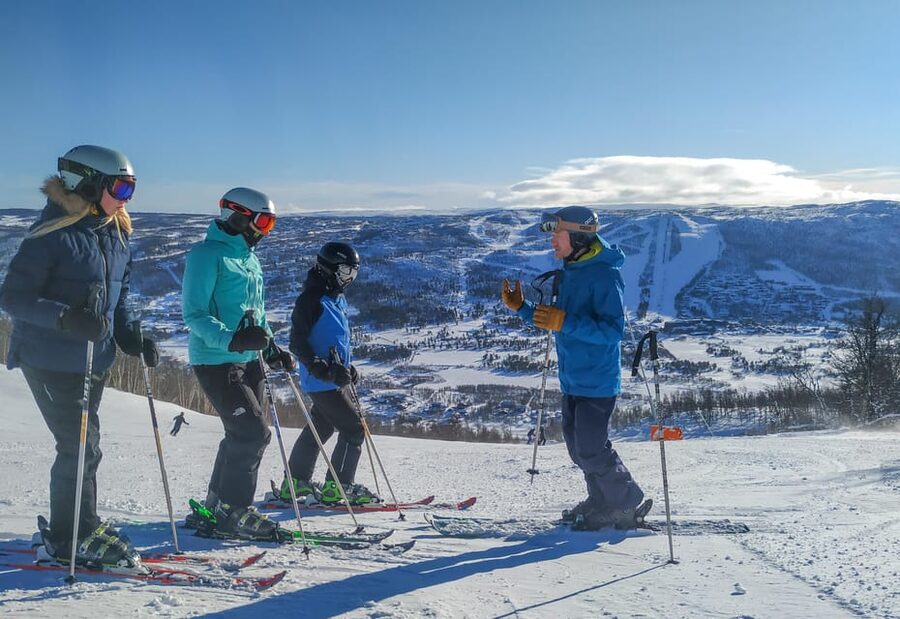 Geilo: Ski lesson package with Equipment and Ski Pass - Starting at Slaatta Skisenter in Geilo