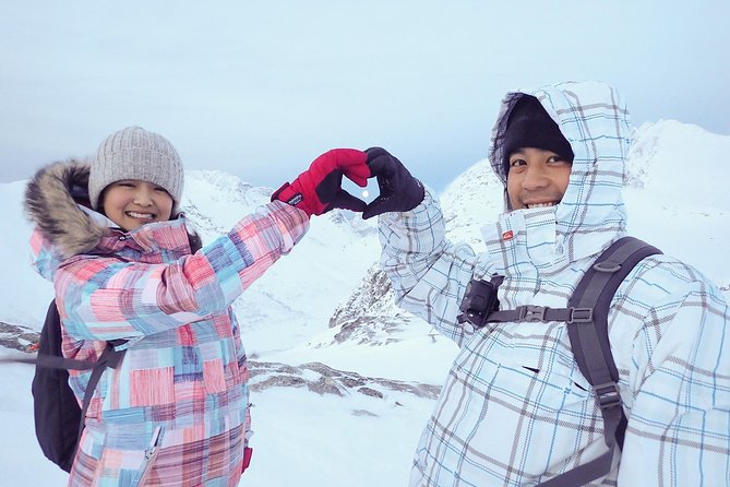 Guided easy snowshoeing with a visit to local café - Clothing matters more than the brochure suggests