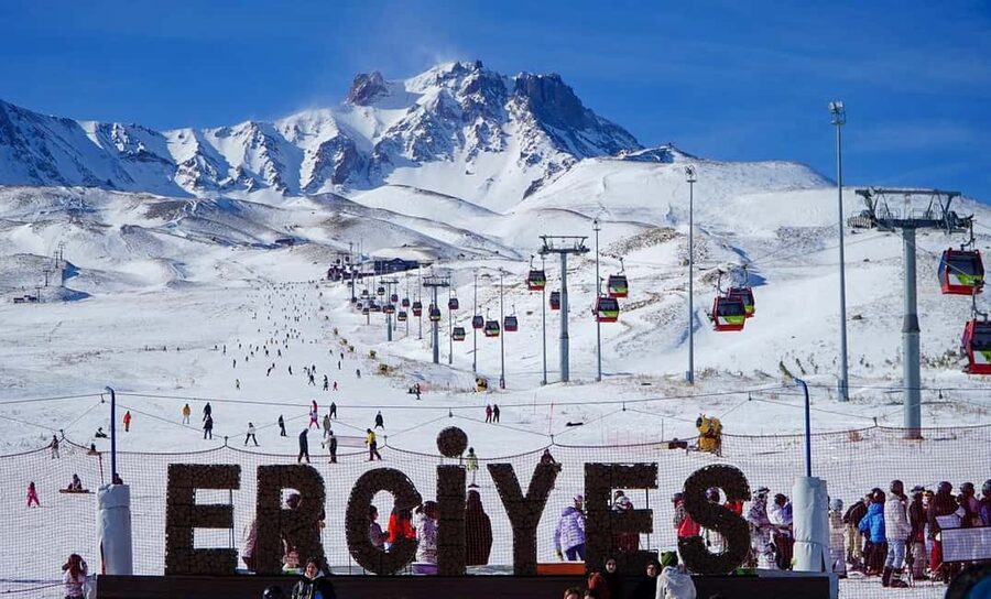 Kayseri: Erciyes Ski Tour with Equipment & Optional Trainer - Three and a half hours on Erciyes slopes