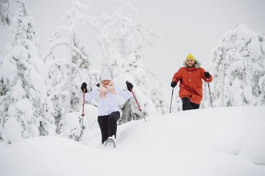 Lapland: Ice Fishing, Floating & BBQ Snow Adventure - Guides who add practical help to the day