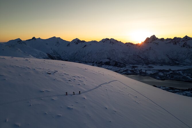 Lofoten Islands: Guided Snowshoeing Tour - Uphill version - Who should book the uphill version