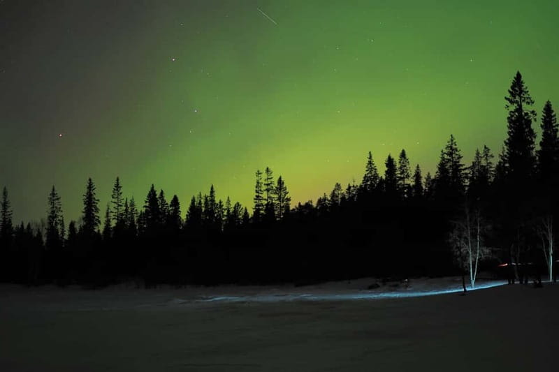 Luleå: Northern Lights Snowshoeing Tour - Aurora stories, colors, and old myths