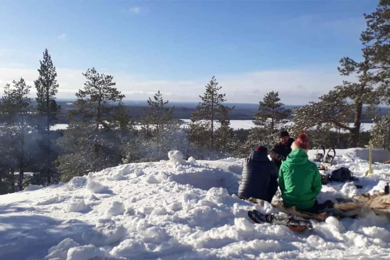 Luleå: snowshoeing in pristine nature with an expert guide! - Learning to walk on snowshoes