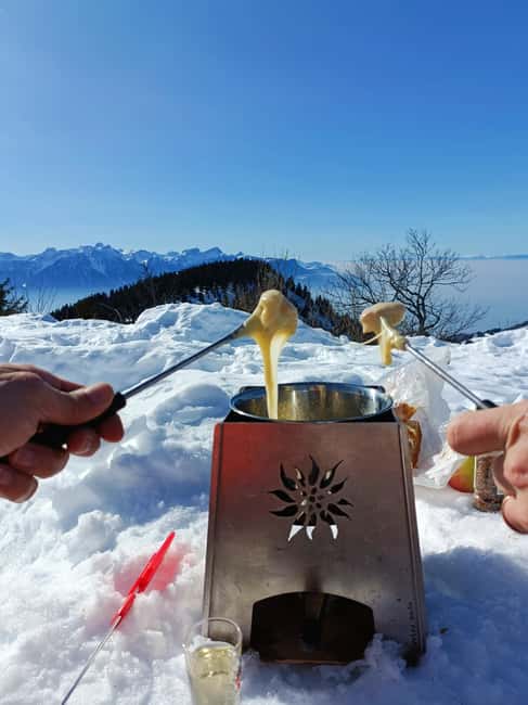Montreux: Snowshoe Trek with Fondue and Wine - Starting at Montreux railway station