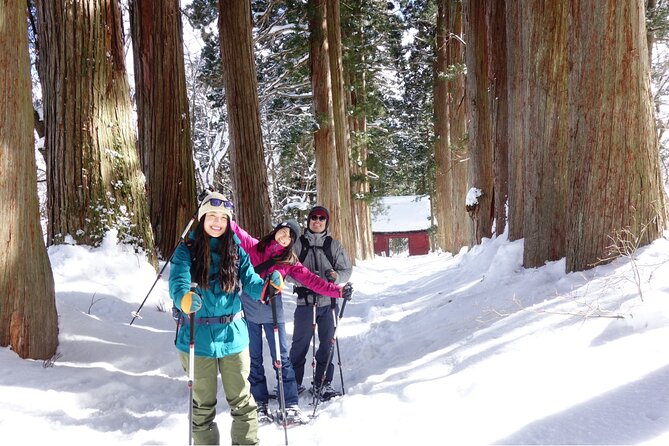 Nagano Snowshoe Hiking Tour - Lake Kagami and the Frozen Water