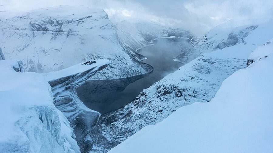 Odda: Trolltunga Winter Hike on Snowshoes - What you need to pack for Trolltunga