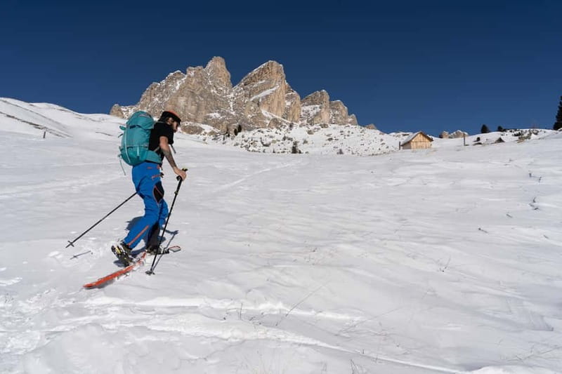 One day hike with snowshoes to discover Dolomites - How the small group changes the experience