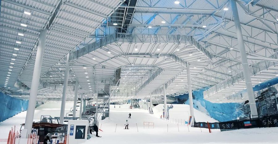 Oslo: Day Pass for Downhill Skiing at SNØ Ski Dome - Choosing between the beginner area and alpine slopes