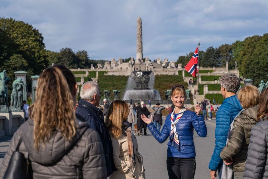 Oslo: Sightseeing with Holmenkollen Ski Jump & Vigeland Park - Timing, meeting point, and practical details