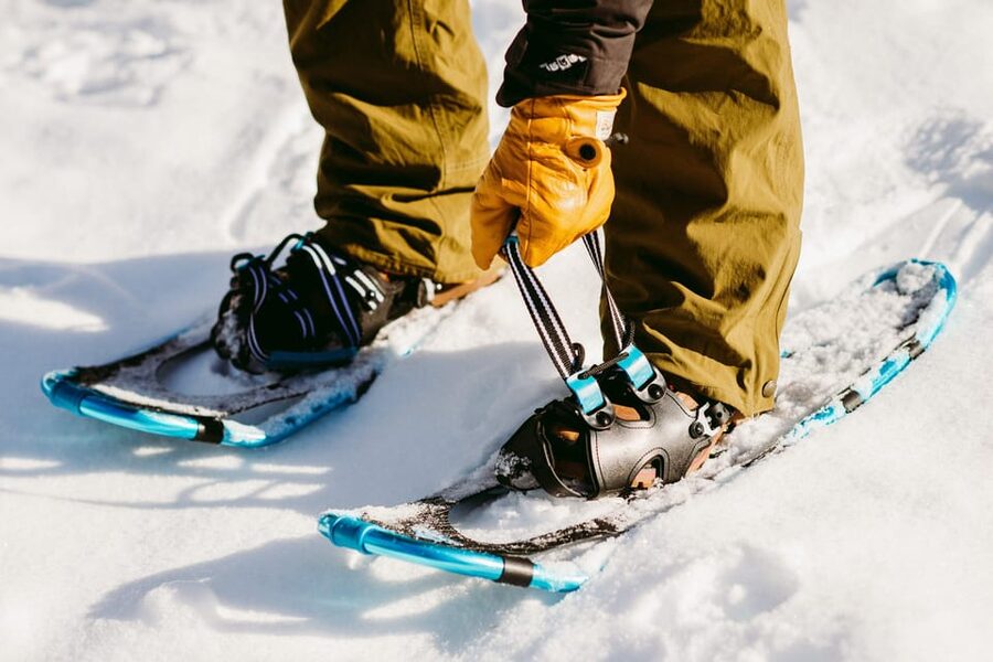 Oslo: Snowshoeing in the Forest with Norwegian BBQ - Getting fitted for snowshoes and setting out