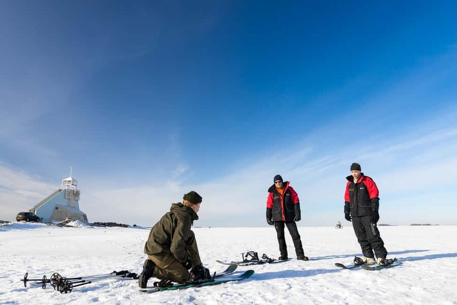 Oulu: Arctic Sea Snowshoe Experience - Hietasaari brings forest and parkland into the route