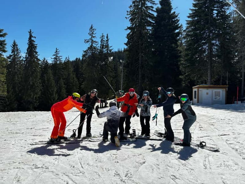 Private-(group) ski or snowboard lessons in Borovets - Why a private group helps