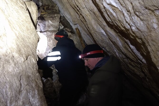 Private Nottawasaga Bluffs Caves Snowshoe, Collingwood/Creemore - A private route across the Niagara Escarpment