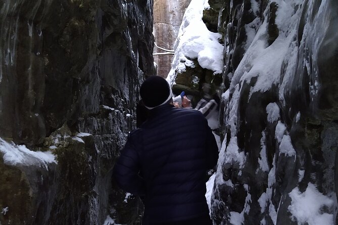 Private Singhampton Caves Snowshoe, Collingwood/Blue Mountain - Key points at a glance