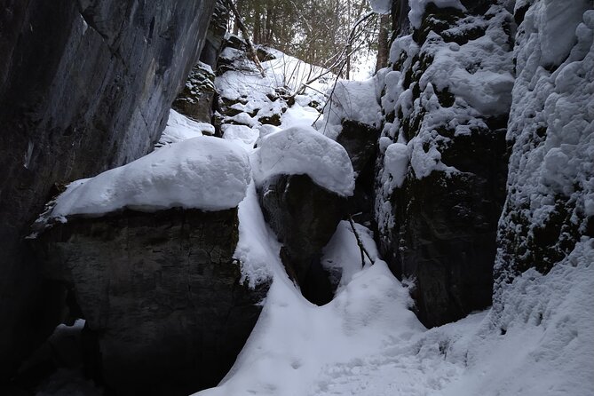 Private Singhampton Caves Snowshoe, Collingwood/Blue Mountain - How the private format affects the day