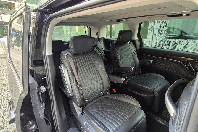 Private Zurich Airport Transport to your Ski Resort - Drivers who help without taking over your holiday