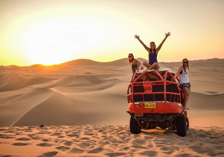 Pro Sanboarding or skiing in Huacachina from Lima - Day trip - Meeting in Miraflores before the desert road