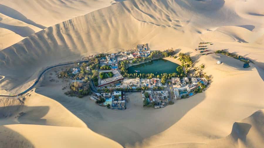 Pro Sanboarding or skiing in Huacachina from Lima - Day trip - Lunch and your first look at the Huacachina oasis