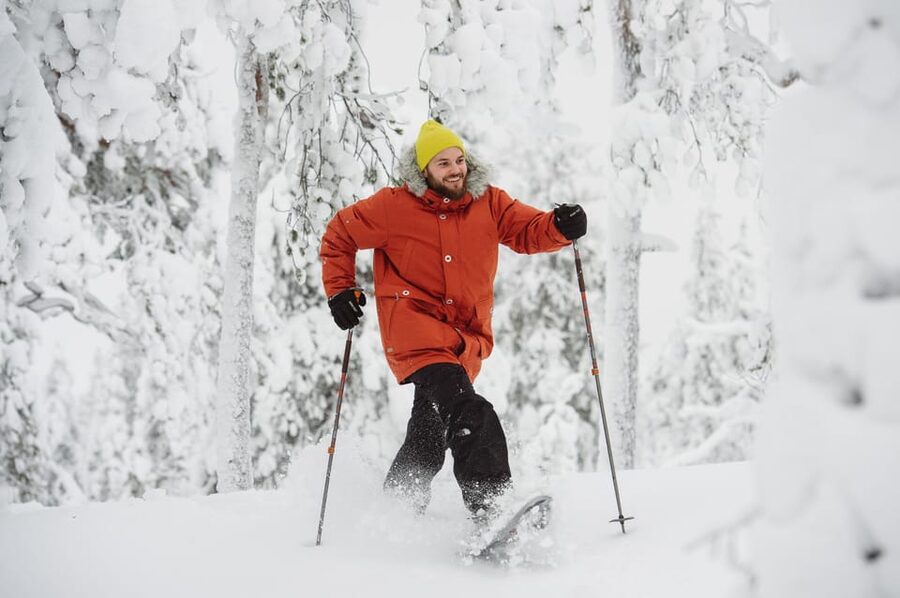 Pyhätunturi: Scenic Snowshoeing Tour in Finnish Lapland - Meeting at Bliss Adventure beside the visitor centre