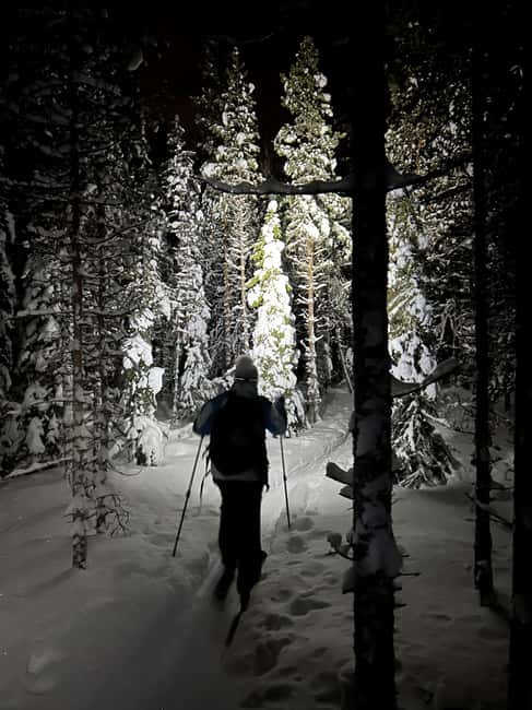 Rovaniemi: Nighttime Ski Adventure ending with Campfire - What to wear and bring