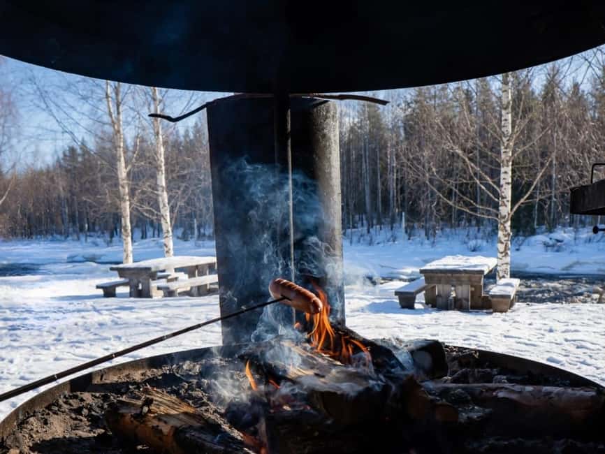 Rovaniemi: Small-Group Snowshoe Tour at Vikaköngäs & BBQ - The guides make the small group count