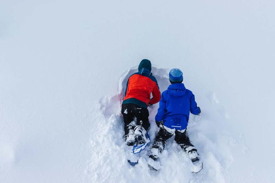 Rovaniemi: Snowshoeing Tour with Wild Lunch and Hotel Pickup - Learning to walk on snowshoes