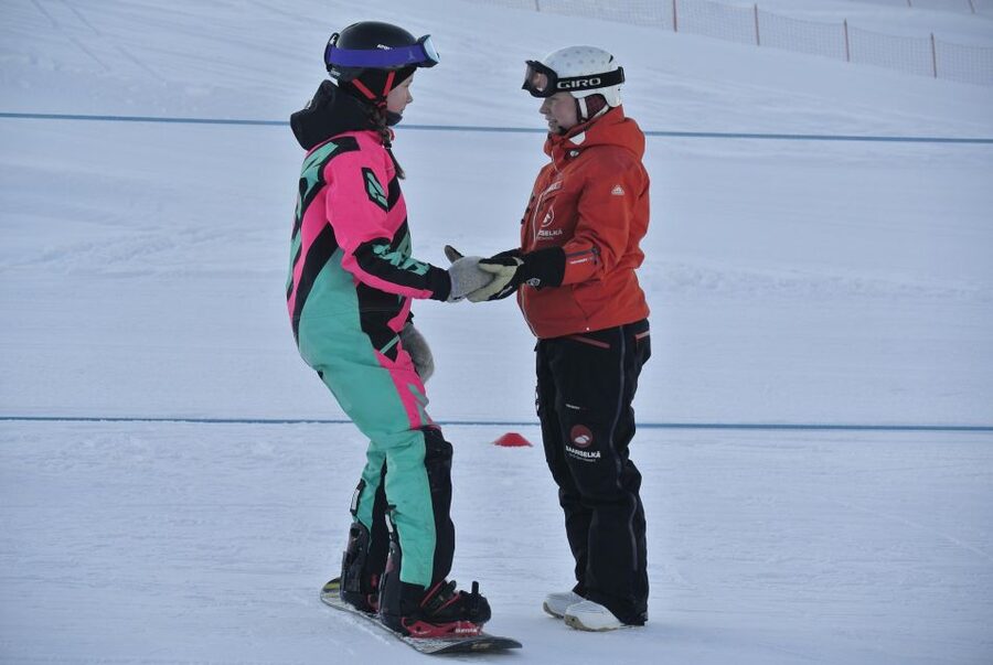 Saariselkä: Easy Snowboard Day Package (11y+) - Key points to know before booking